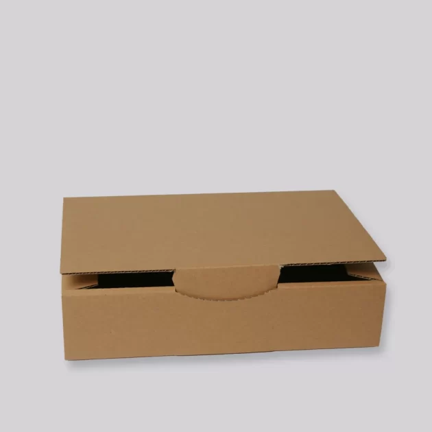 POSTDOOSJE 6  310 X215 X70 MM